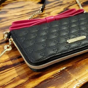 Rare Betsey Johnson crossbody wallet quilted & bow